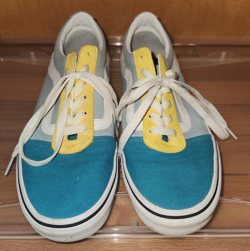 Multicolor Low Top Vans Women's 9